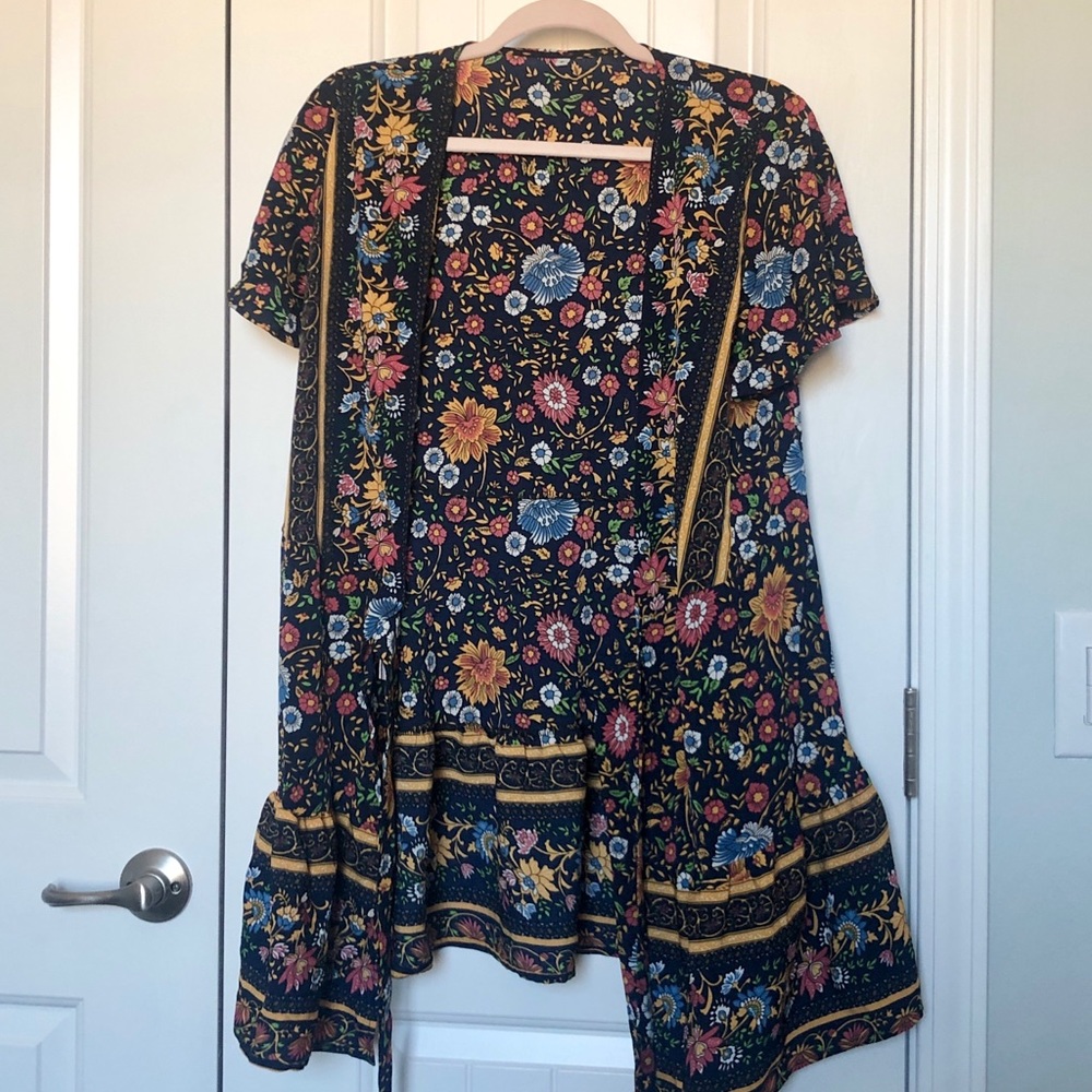 ***$15 TODAY ONLY *** Floral kimono